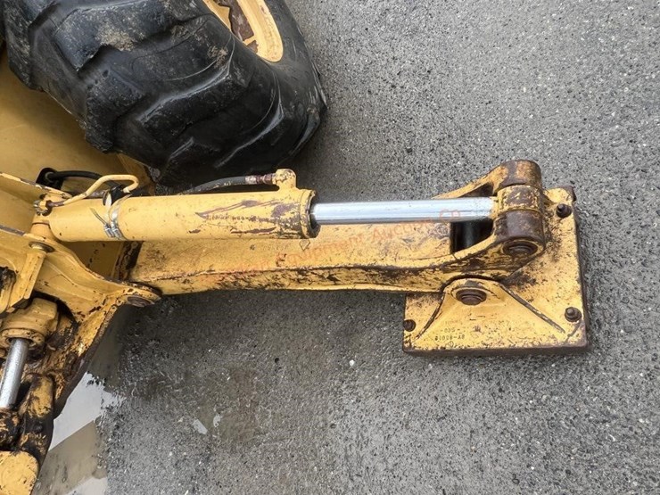 caterpillar-416b-image-19