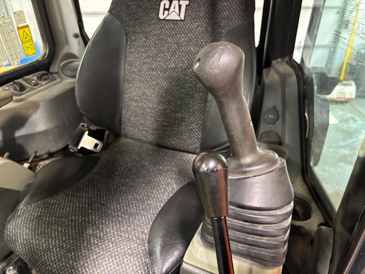 caterpillar-305-image-36