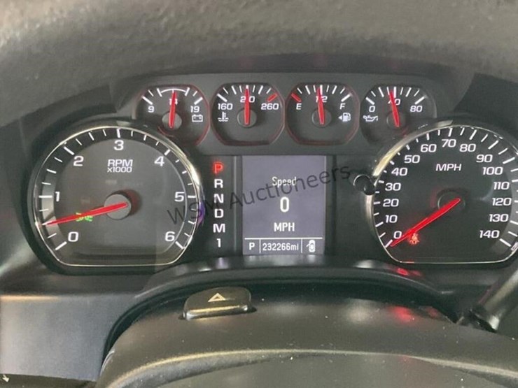 2015-chevrolet-silverado-3500-image-17