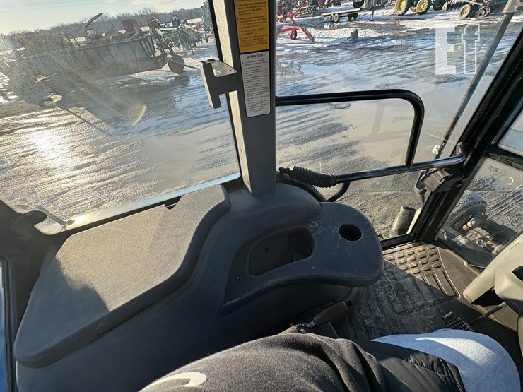 new-holland-ts110-image-21