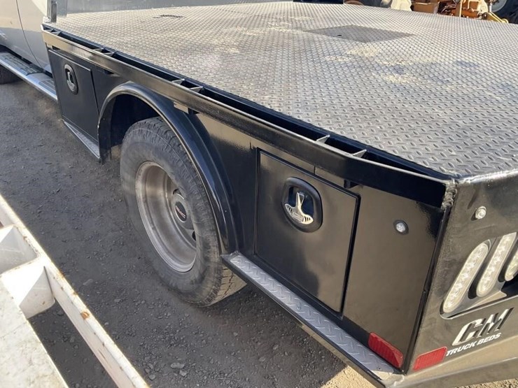 2011-gmc-3500-image-15