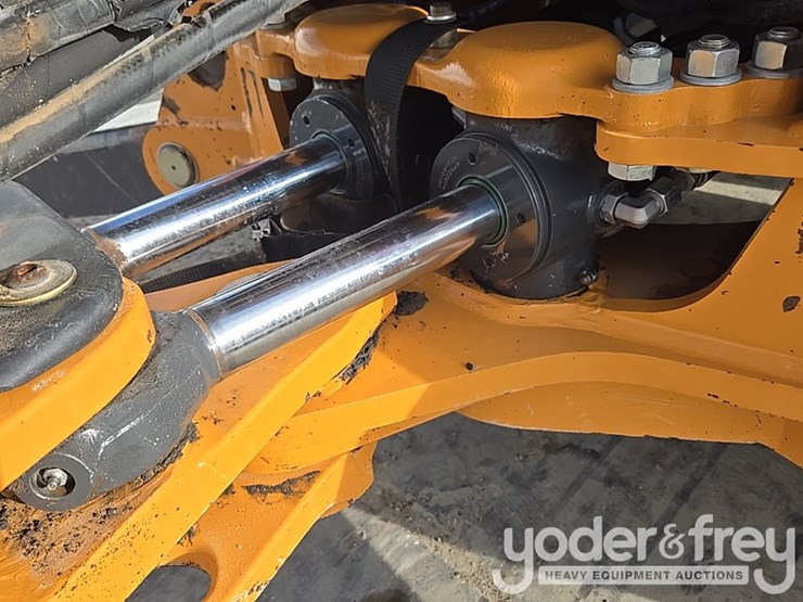 2022-case-590sn-image-45