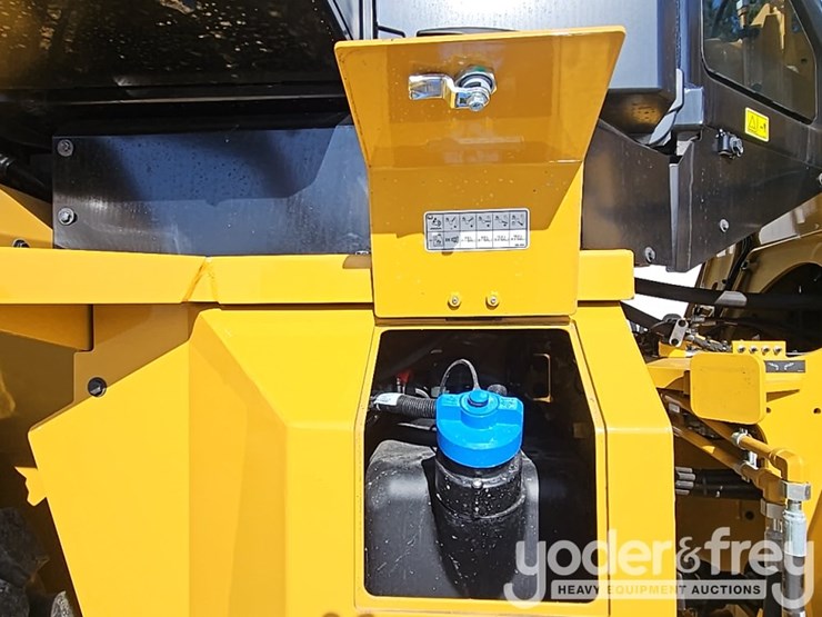 2026-caterpillar-930-image-43