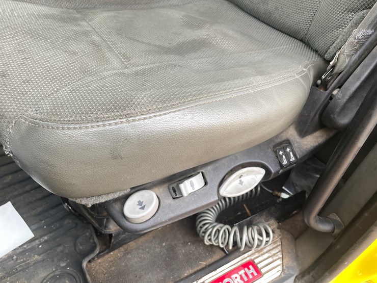 2019-kenworth-t880-image-57