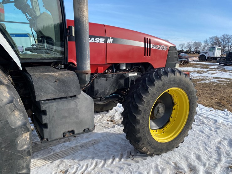 #125-•-2001-case-mx200-magnum-tractor-(colfax,-wi)-image-33