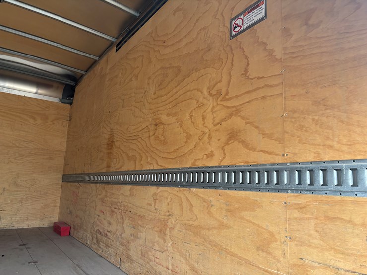 2021-isuzu-npr-hd-image-34