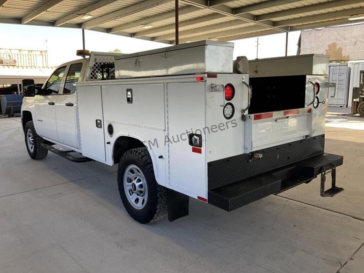 2015-chevrolet-silverado-3500-image-5