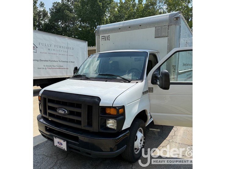 2017-ford-e350-image-1