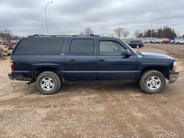 2006-chevrolet-suburban-image-6