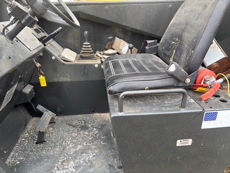 #2310-•-2004-gehl-rs8-telehandler-image-23