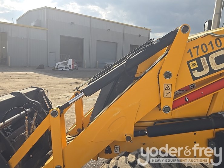 2017-jcb-3cx-image-32