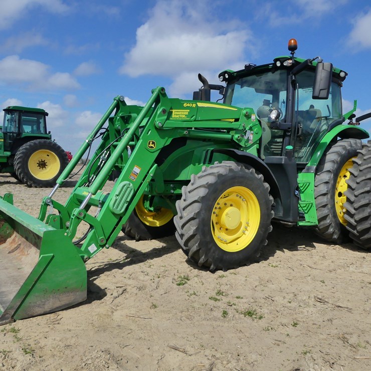 2016 JOHN DEERE 6155R