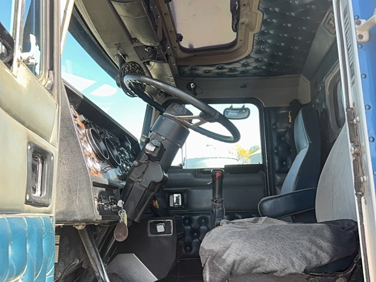 1990-kenworth-t600-image-162