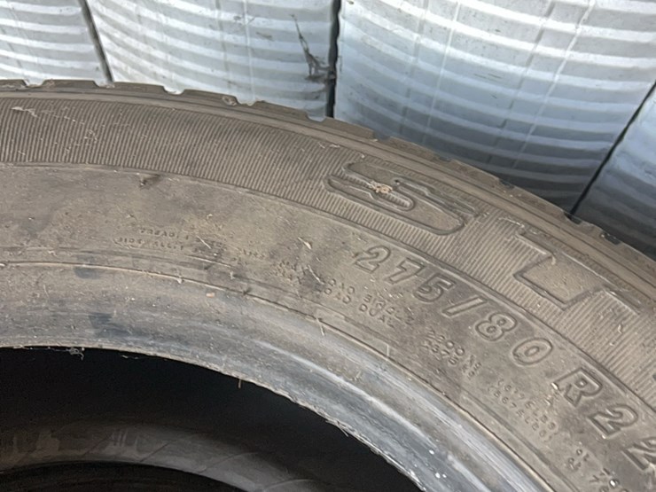 set-of-eight-truck-tires,-size-is-275/80/r-22.5,-all-are-excellent-shape-image-21