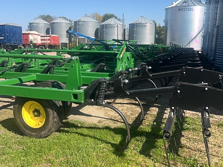 2022-john-deere-52-image-13