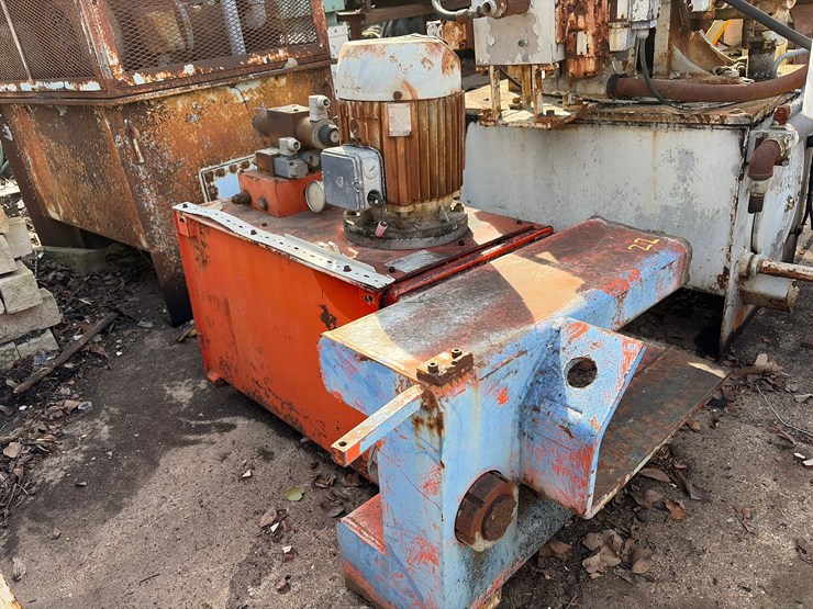 #22-•-hydraulic-power-unit-image-3