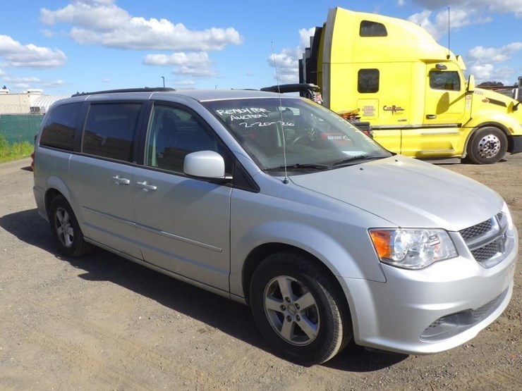 2012-dodge-grand-caravan-image-2