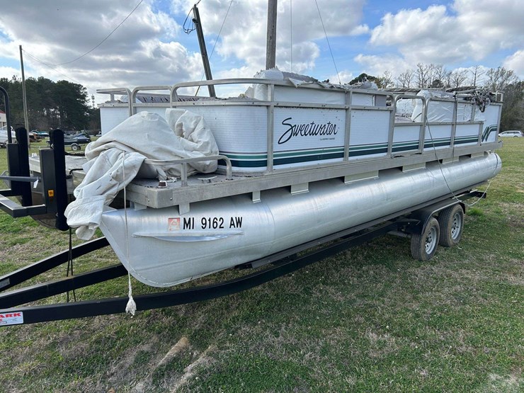 1993-sweetwater-pontoon-boat-(no-trailer)-image-2