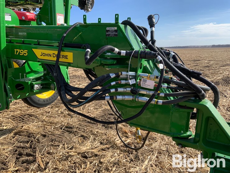 2023-john-deere-1795-image-14