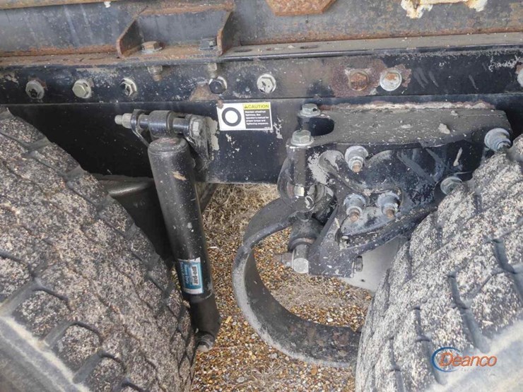 2017-peterbilt-567-image-7