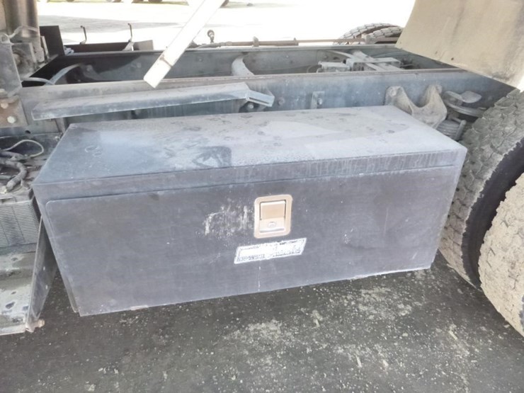 2004-international-7400-image-31