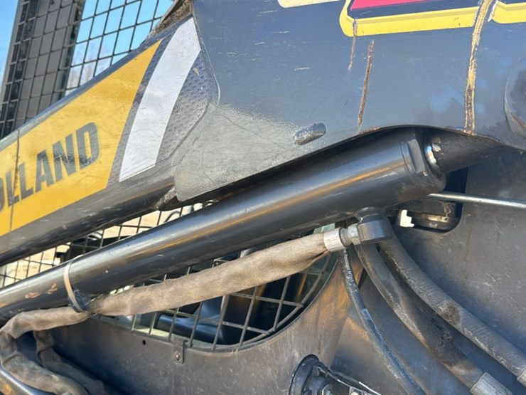 2011-new-holland-c238-image-44