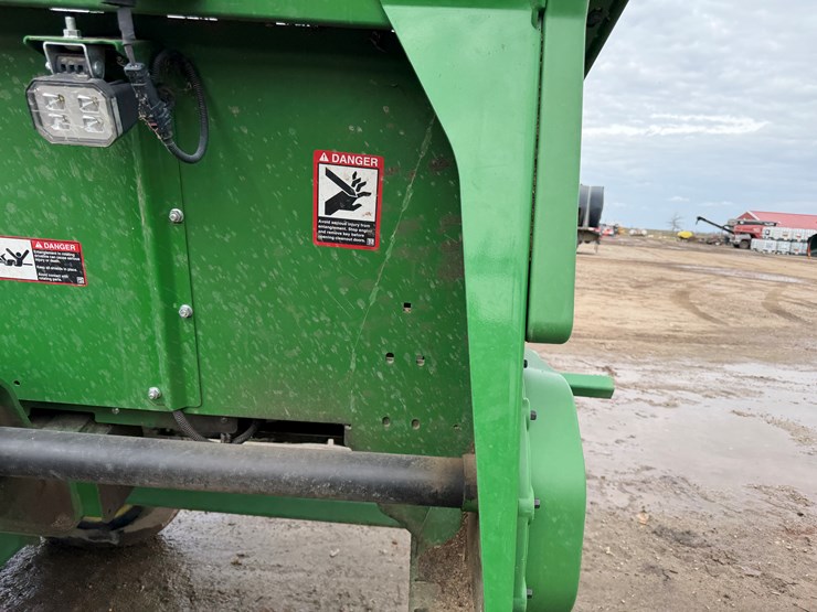 john-deere-c8r-image-5