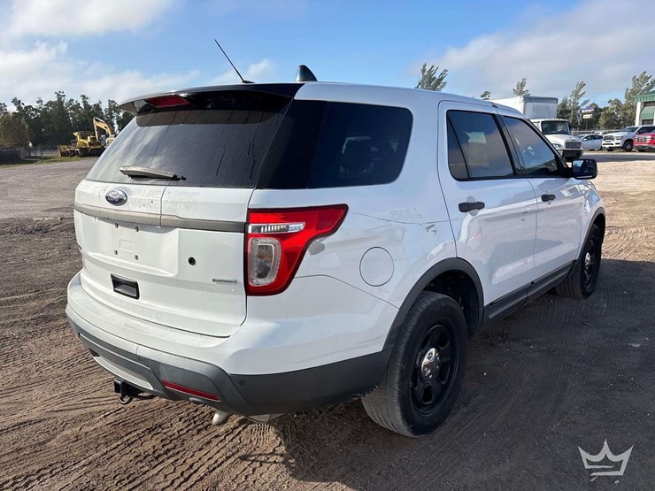 2015-ford-explorer-image-3