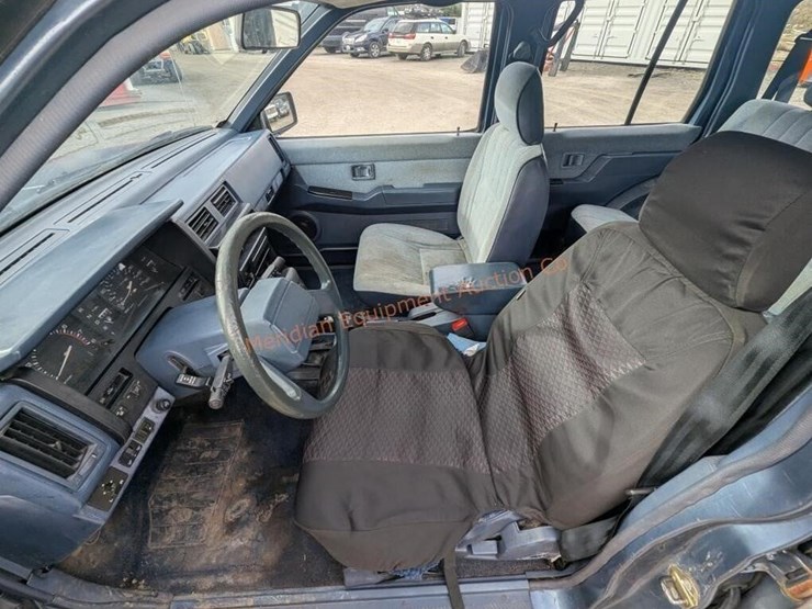 1990-nissan-pathfinder-image-10