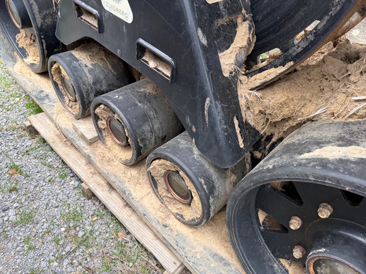 #41005-•-2022-zuidberg-36"-combine-tracks-image-10