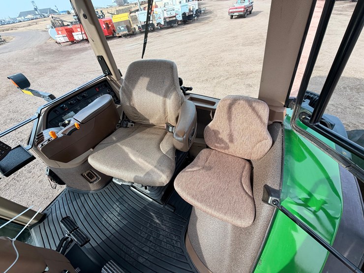 john-deere-8110-image-31