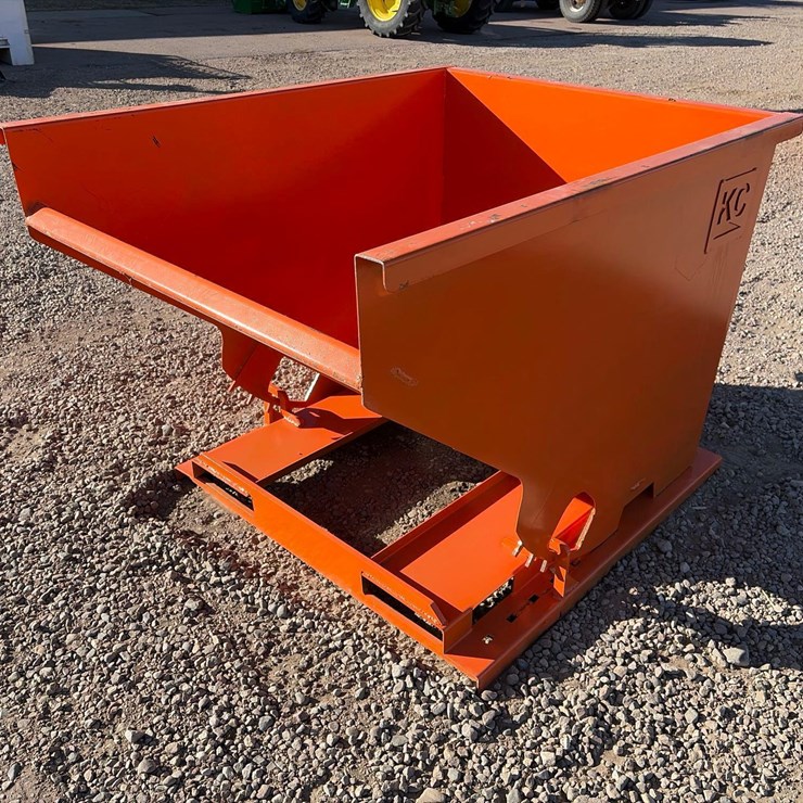 Self Dumping Hopper With Fork Pockets