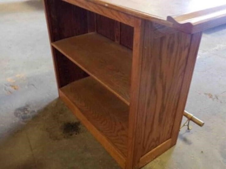 wooden-bar-with-brass-foot-rail,-5'-x26"-image-3