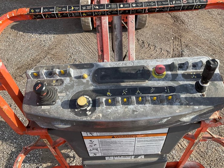 2000-jlg-e300ajp-image-12