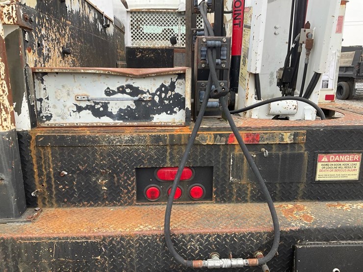 2014-international-7300-image-56