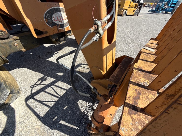 lull-644b-42-image-11