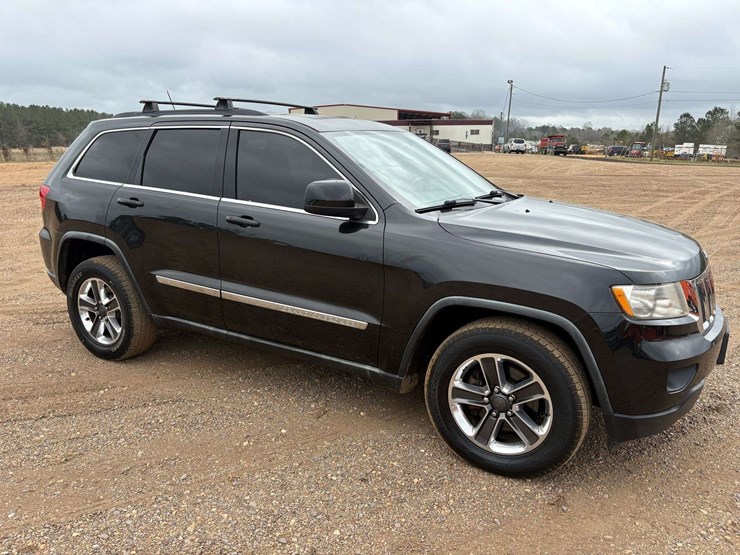 2012-jeep-grand-cherokee-image-4