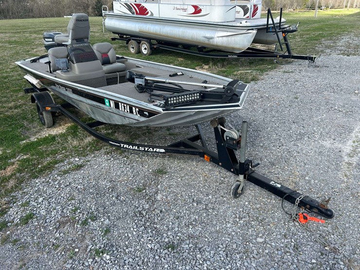 1999-bass-tracker-pro-team-165-boat-w/trailer-image-2