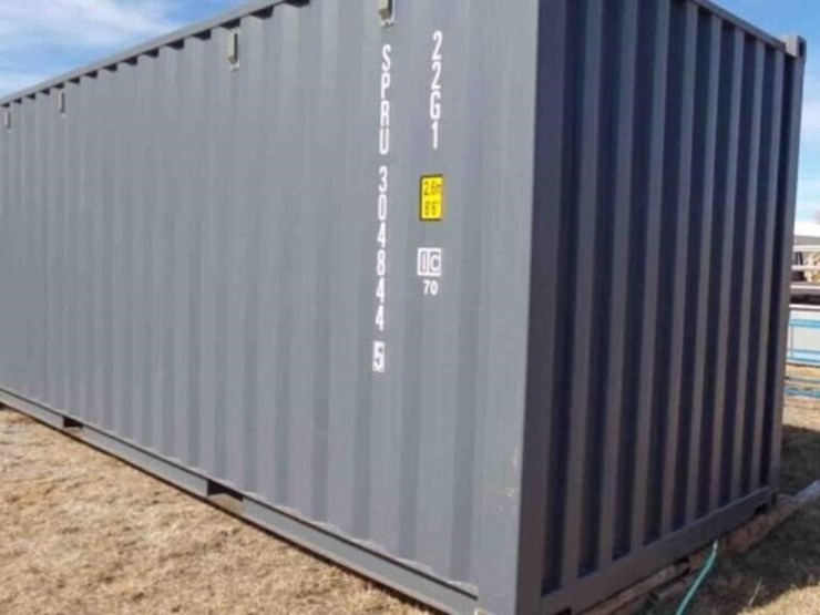 storage-container,-20'-x8'-vents-nice-shape-image-2