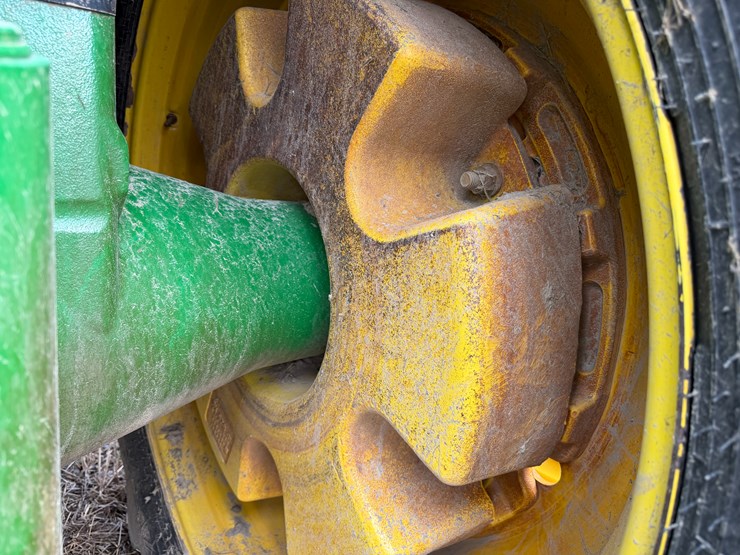 2023-john-deere-8r-310-image-11