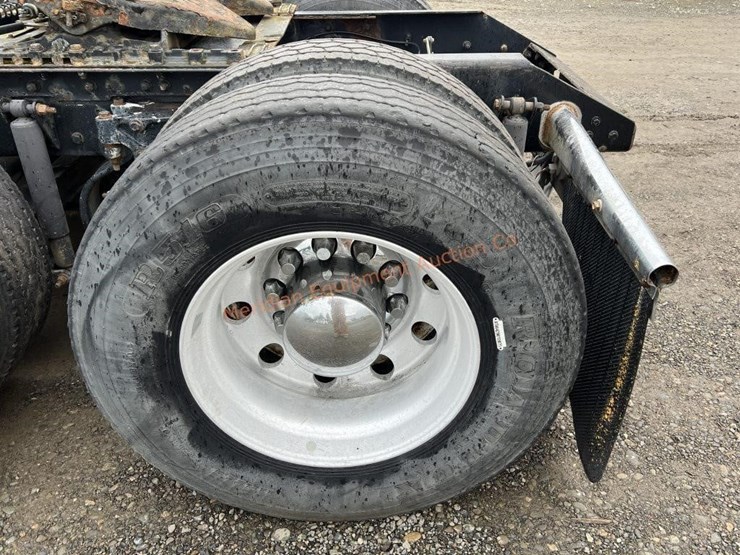 2012-kenworth-t600-image-19