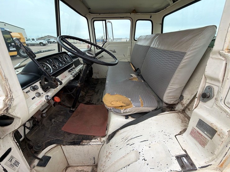 1979-ford-c600-image-14