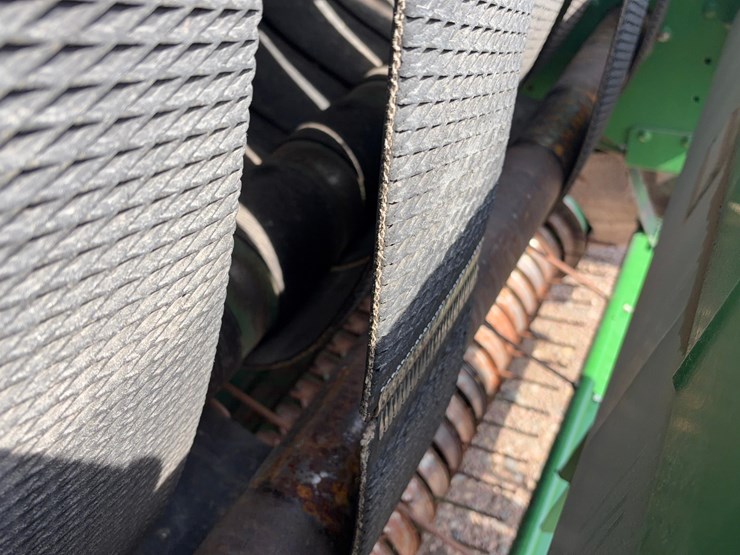 2021-john-deere-560r-image-24