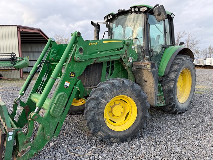2017-john-deere-6120m-image-1