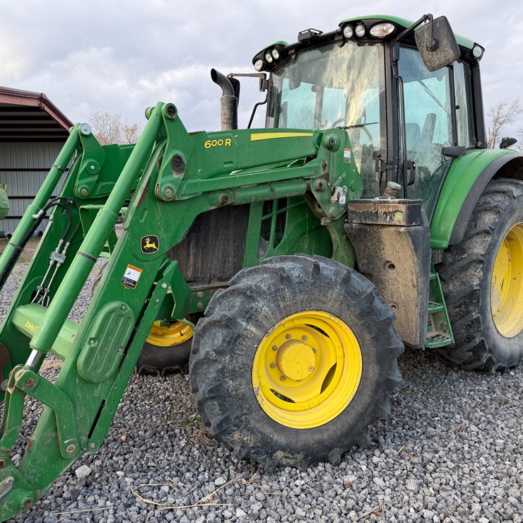 2017 JOHN DEERE 6120M