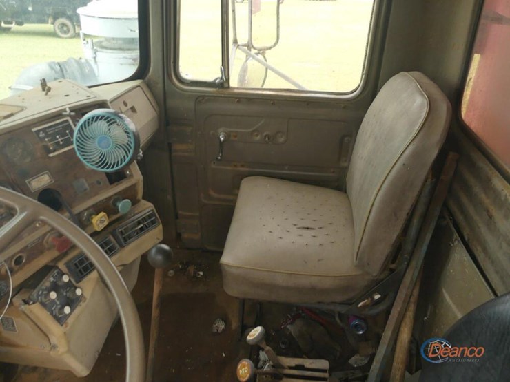 1981-mack-r686st-image-14