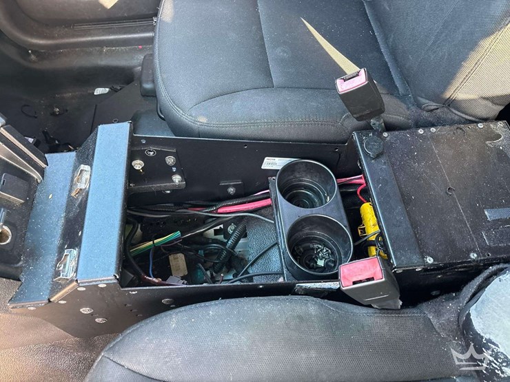 2016-ford-explorer-image-41