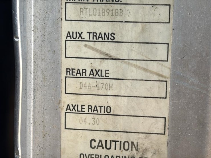 2005-kenworth-t800-image-14