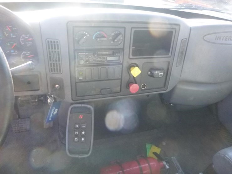 2005-international-durastar-4400-image-16