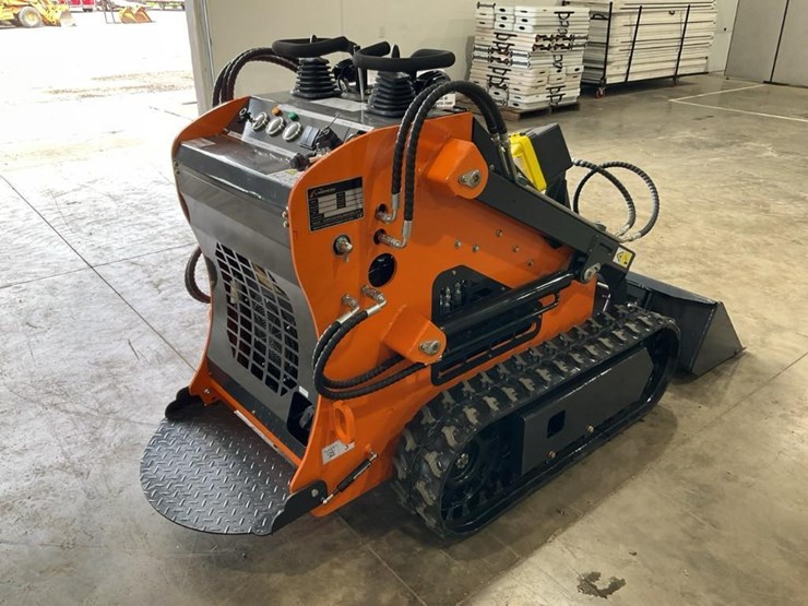 #1001-•-new-land-hero-ldh-t460-mini-track-skid-steer-loader-image-3